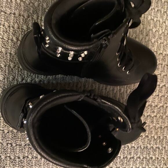 NoBo Black Lace Up, Studded Shoes with Chunky Heels Size 9 Goth Punk - Picture 4 of 6